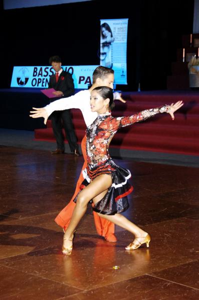 Бальные танцы фото, Чемпионат мира, латина, юниоры 2, Италия 2009, Михаэль Лернер и Марика Одикадзе 